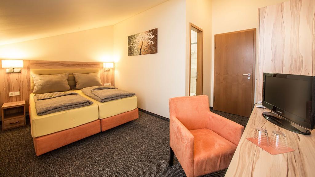 Hotel An Der Waldstrasse Groß-Zimmern Habitación foto